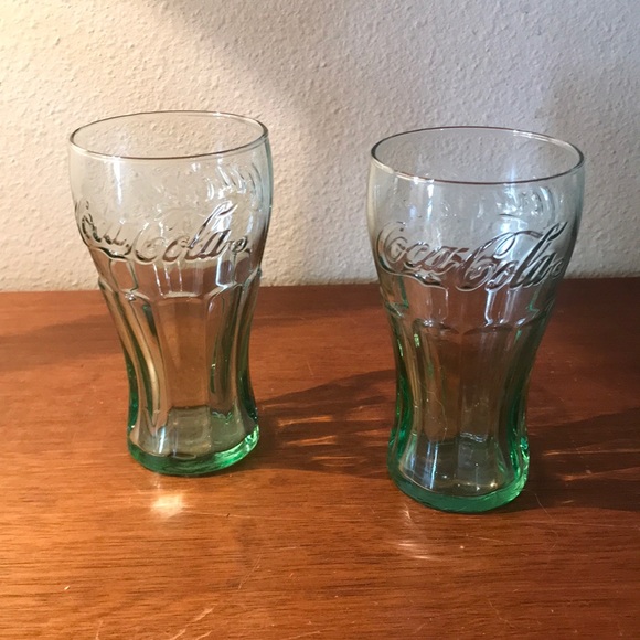 Set of two Traditional vintage Coca Cola glasses! - Picture 1 of 6